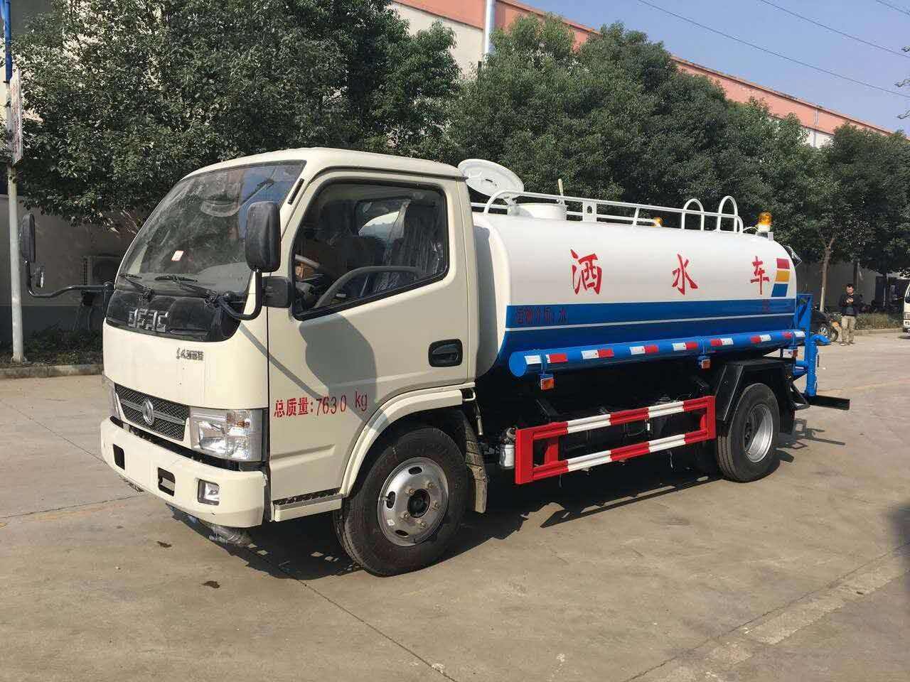 5噸灑水車(chē)在哪里有賣(mài)？湖北楚勝汽車(chē)13886887089